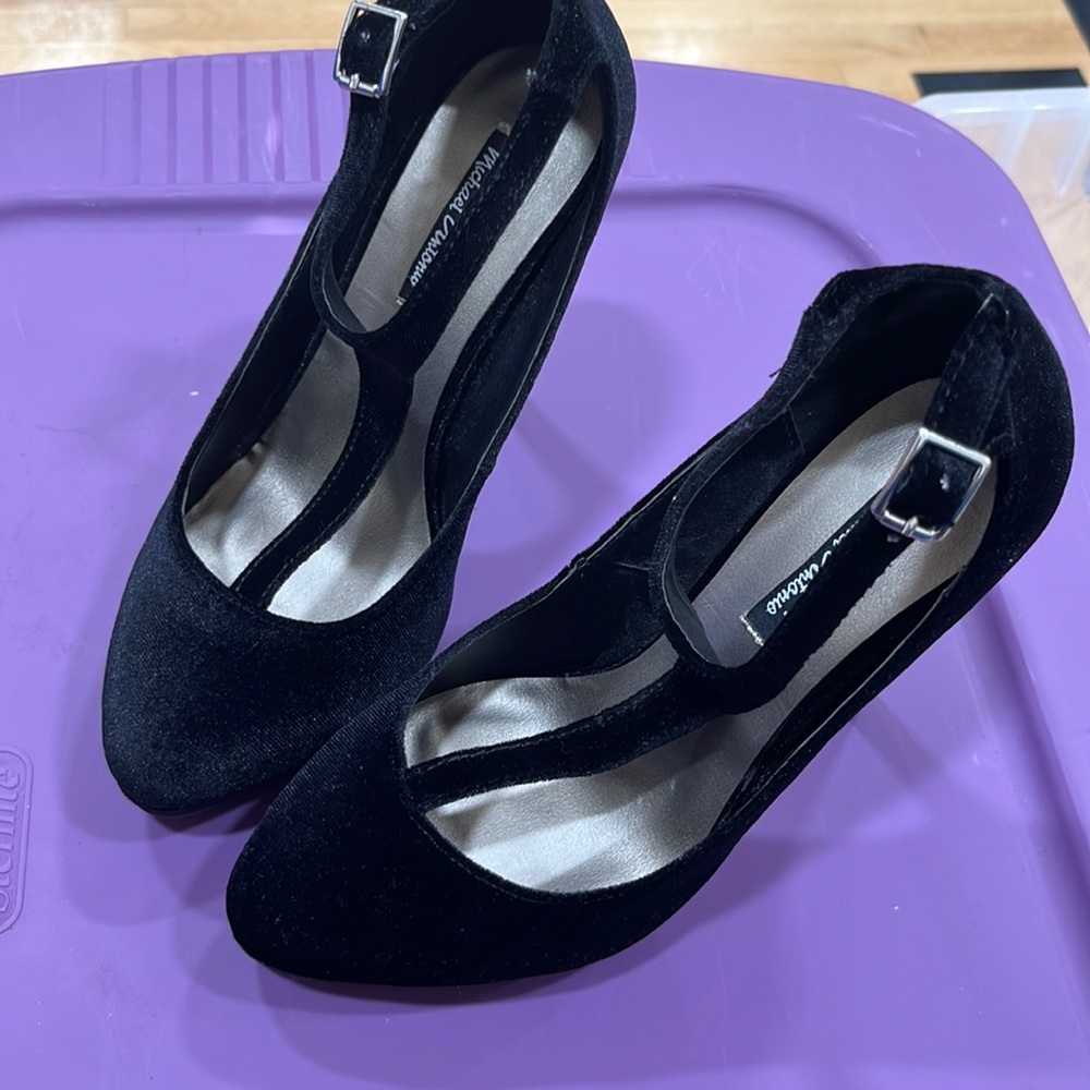 Black suede heels